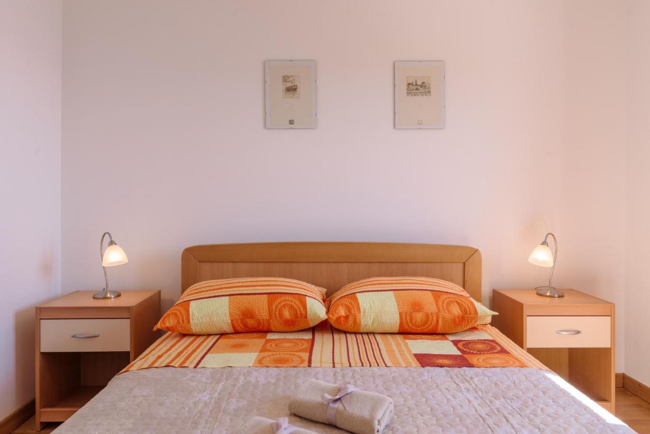 Apartment Marijana Trogir Exteriör bild